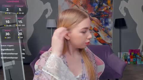 Snapshot of mary_hope_u chatting on 10.30.25 Mary online show from 10.30.25