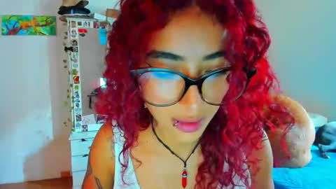 Snapshot of mary_jane1_ chatting on 05.26.26 mary online show from 05.26.26