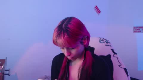                      100   online show from 10.30.25