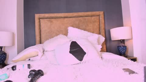   online show from 01.06.25