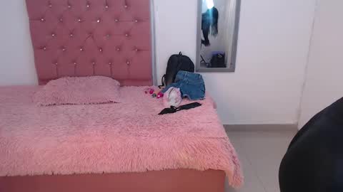 Snapshot of mary_live18 chatting on 02.04.25 Hi guys im Mary online show from 02.04.25