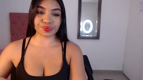 Snapshot of mary_live18 chatting on 03.11.25 Hi guys im Mary online show from 03.11.25