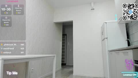 Snapshot of mary_meys chatting on 02.09.26 Mary Mey online show from 02.09.26