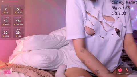 Snapshot of mary_u chatting on 01.10.25 Ur Mary online show from 01.10.25