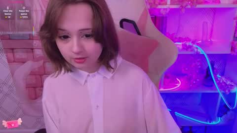 Snapshot of mary_u chatting on 10.11.25 Ur Mary online show from 10.11.25