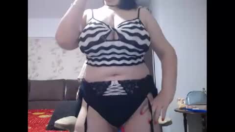 Snapshot of mary_x chatting on 01.21.25 Mary online show from 01.21.25