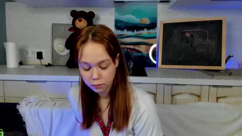 Snapshot of maryhart_ chatting on 11.18.25 MaryHart online show from 11.18.25