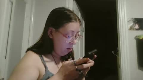 Snapshot of maryjaneflowers chatting on 12.04.24 maryjaneflowers online show from 12.04.24