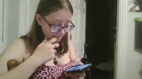 Snapshot of maryjaneflowers chatting on 12.07.24 maryjaneflowers online show from 12.07.24