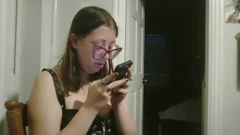 Snapshot of maryjaneflowers chatting on 12.20.24 maryjaneflowers online show from 12.20.24