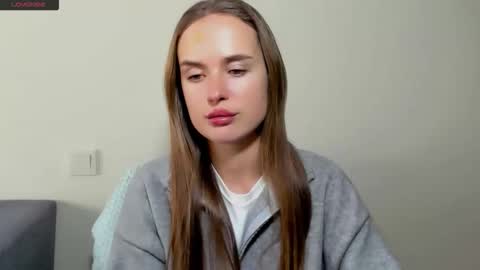 Mari online show from 12.22.25