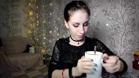 Snapshot of marylou_ chatting on 11.26.25 Mary Lou online show from 11.26.25