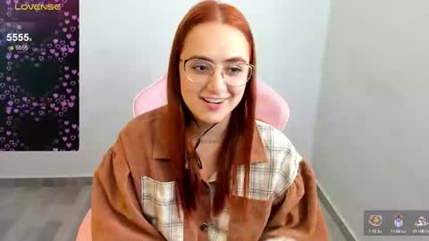 Snapshot of maryluna95 chatting on 12.14.24 Dulce Maria online show from 12.14.24