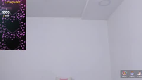 Snapshot of maryluna95 chatting on 12.18.24 Dulce Maria online show from 12.18.24