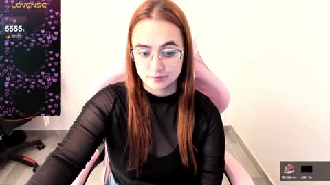 Snapshot of maryluna95 chatting on 01.29.25 Dulce Maria online show from 01.29.25