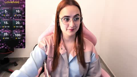 Snapshot of maryluna95 chatting on 01.30.25 Dulce Maria online show from 01.30.25