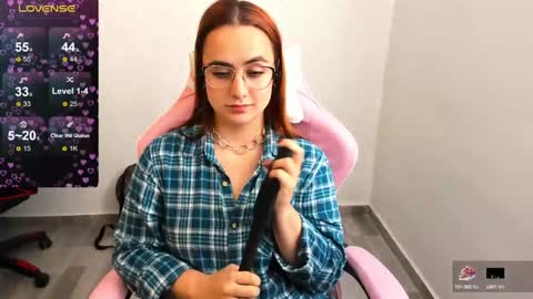 Snapshot of maryluna95 chatting on 01.30.25 Dulce Maria online show from 01.30.25