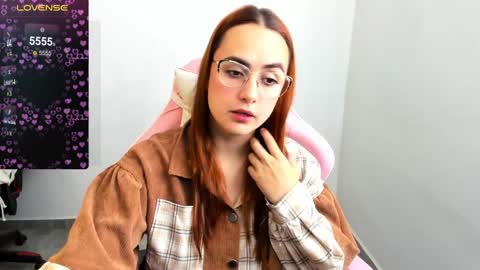 Snapshot of maryluna95 chatting on 02.06.25 Dulce Maria online show from 02.06.25