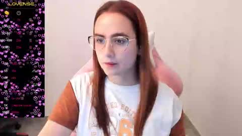 Snapshot of maryluna95 chatting on 02.10.25 Dulce Maria online show from 02.10.25