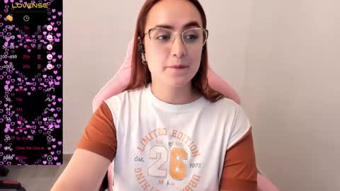 Snapshot of maryluna95 chatting on 02.11.25 Dulce Maria online show from 02.11.25