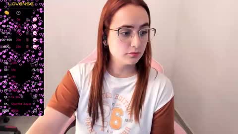 Snapshot of maryluna95 chatting on 02.11.25 Dulce Maria online show from 02.11.25