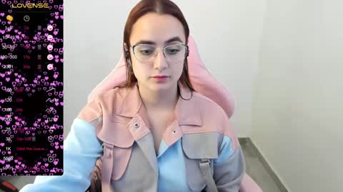 Snapshot of maryluna95 chatting on 02.17.25 Dulce Maria online show from 02.17.25