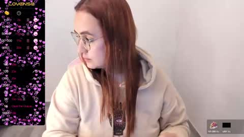 Snapshot of maryluna95 chatting on 02.19.25 Dulce Maria online show from 02.19.25