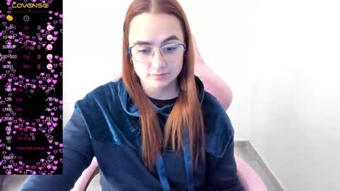 Snapshot of maryluna95 chatting on 02.25.25 Dulce Maria online show from 02.25.25