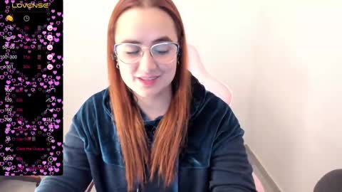 Snapshot of maryluna95 chatting on 02.26.25 Dulce Maria online show from 02.26.25