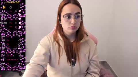 Snapshot of maryluna95 chatting on 03.04.25 Dulce Maria online show from 03.04.25