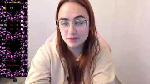 Snapshot of maryluna95 chatting on 03.04.25 Dulce Maria online show from 03.04.25