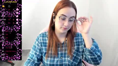 Snapshot of maryluna95 chatting on 03.04.25 Dulce Maria online show from 03.04.25