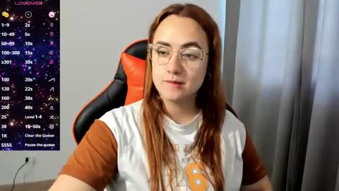 Snapshot of maryluna95 chatting on 10.06.25 Dulce Maria online show from 10.06.25