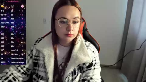 Snapshot of maryluna95 chatting on 10.14.25 Dulce Maria online show from 10.14.25