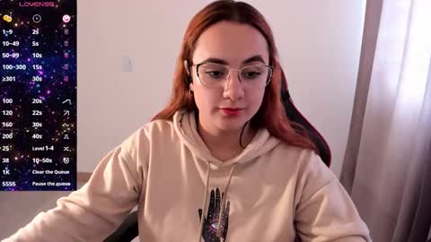 Snapshot of maryluna95 chatting on 10.15.25 Dulce Maria online show from 10.15.25