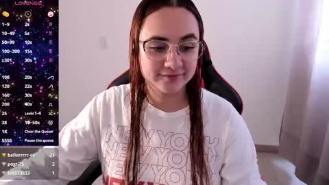 Snapshot of maryluna95 chatting on 10.22.25 Dulce Maria online show from 10.22.25