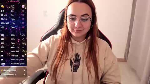 Snapshot of maryluna95 chatting on 10.28.25 Dulce Maria online show from 10.28.25