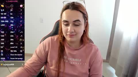 Snapshot of maryluna95 chatting on 10.31.25 Dulce Maria online show from 10.31.25