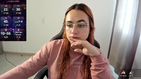 Snapshot of maryluna95 chatting on 11.11.25 Dulce Maria online show from 11.11.25