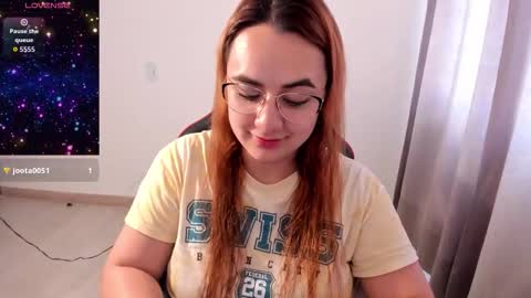 Snapshot of maryluna95 chatting on 11.18.25 Dulce Maria online show from 11.18.25