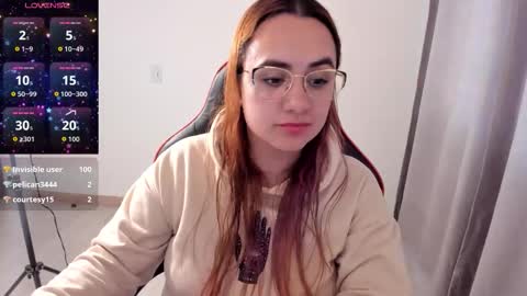 Snapshot of maryluna95 chatting on 11.20.25 Dulce Maria online show from 11.20.25