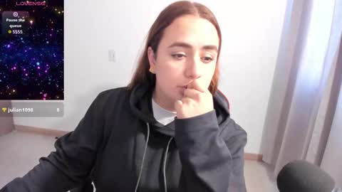 Snapshot of maryluna95 chatting on 02.06.26 Dulce Maria online show from 02.06.26