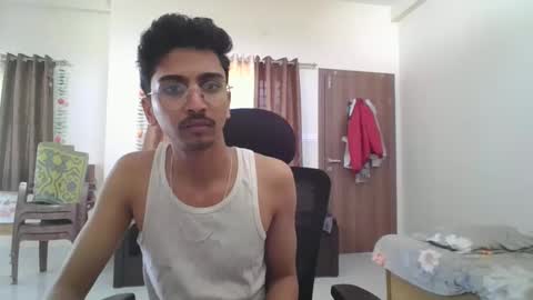 Snapshot of maskboyz2003 chatting on 01.21.25 maskboyz2003 online show from 01.21.25