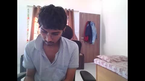 Snapshot of maskboyz2003 chatting on 02.25.25 maskboyz2003 online show from 02.25.25