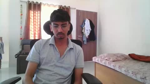 Snapshot of maskboyz2003 chatting on 03.03.25 maskboyz2003 online show from 03.03.25