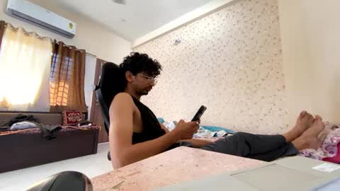 Snapshot of maskboyz2003 chatting on 10.01.25 maskboyz2003 online show from 10.01.25