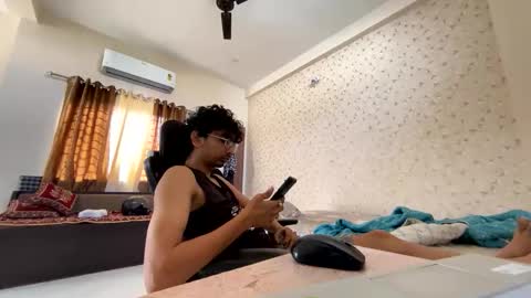 Snapshot of maskboyz2003 chatting on 10.08.25 maskboyz2003 online show from 10.08.25