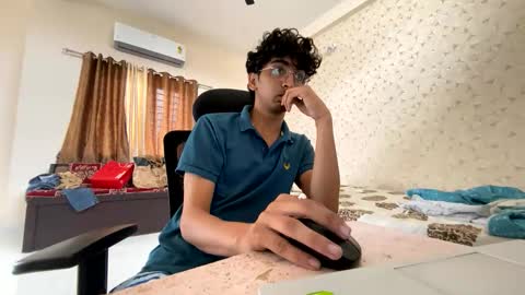 Snapshot of maskboyz2003 chatting on 10.29.25 maskboyz2003 online show from 10.29.25