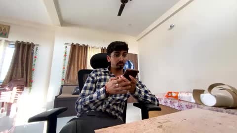 Snapshot of maskboyz2004 chatting on 02.19.25 Mask Boy online show from 02.19.25