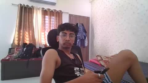 Snapshot of maskboyz2004 chatting on 11.05.25 Mask Boy online show from 11.05.25